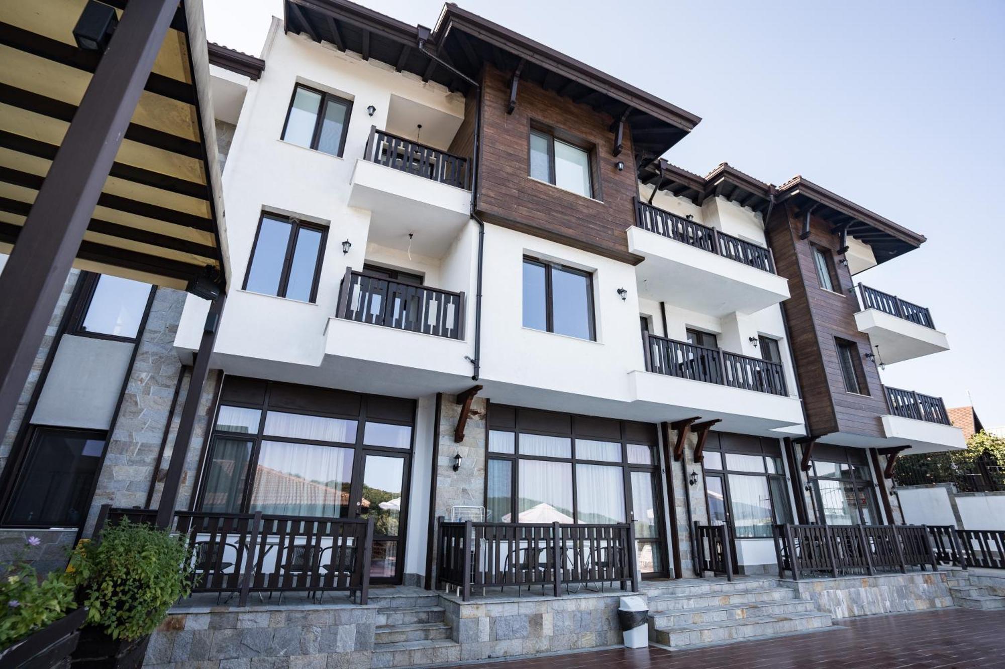 St George Apartcomplex Shkorpilovtsi Exterior photo